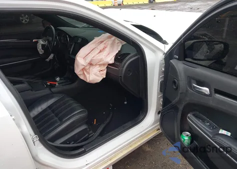 2021 Chrysler 300 300S из США, поврежденный, VIN 2C3CCABG5MH532807